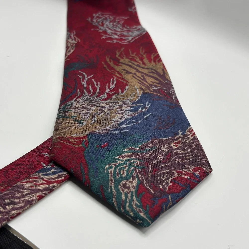 Vintage Tie Don Loper Burgundy Polyester Abstract Jacquard Made in USA 3.75x58